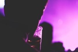 喝酒視頻抖音玩法（抖音喝醉酒視頻搞笑）