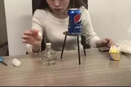 爆米花制作短視頻教程_怎么樣可以用微波爐把大米制作成爆米花