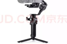 怎么拍散步短視頻教程（如何用攝像機(jī)拍出人在車流里慢走的鏡頭）