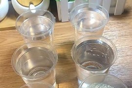 杯子的短視頻教程_2017款捷達(dá)水杯架如何拆