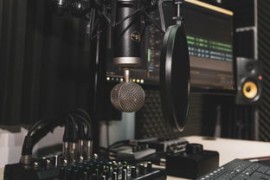 抖音的玩法配音怎么搞（抖音里那些配音都是怎么配的）