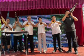 吹嗩吶背景短視頻教程_嗩吶放在嘴哪里能吹響