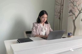 校園抖音短視頻教程_但是有些老師卻在課堂上拍抖音
