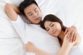 男女弄b的短視頻教程_丈夫強(qiáng)迫妻子發(fā)生性關(guān)系