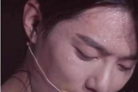 擦汗的表情包表示什么意思_在微信和一個(gè)女生表白她只發(fā)了個(gè)擦汗的表情這是什么意思求解啊大神