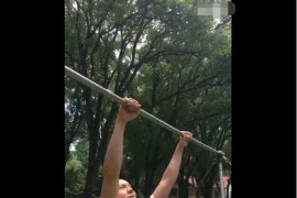 健身肌肉的短視頻教程_健身有什么好方法