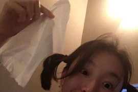 自拍語言短視頻教程_年過50歲的女人