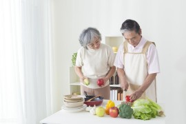 老人表白短視頻教程_你怎么看待快60歲的男人找紅顏知己這一行為