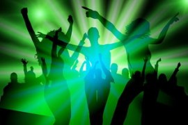 抖音剪刀機(jī)的玩法（抖音剪刀舞的歌曲叫什么）
