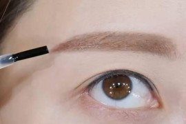 畫(huà)眉毛短視頻教程_有沒(méi)有好看的速成畫(huà)眉教程啊