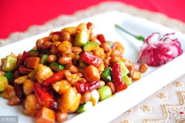 國(guó)外黃瓜短視頻教程_為什么黃瓜是綠色的而不是黃色的