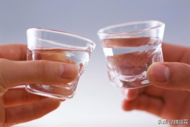 抖音賺錢錢從哪里來_一百萬抖幣主播拿多少