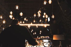 酒吧抖音矩陣玩法視頻（抖音酒吧游戲）
