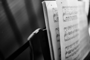 抖音轉(zhuǎn)發(fā)別人作品日常算違規(guī)嗎？深度解析平臺(tái)規(guī)則與避坑指南 運(yùn)營(yíng)百科