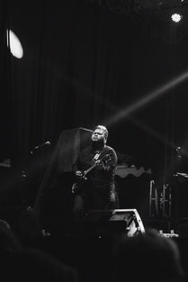 抖音甩不掉的狗頭玩法（抖音甩狗頭的背景音樂） 抖音甩不掉的狗頭玩法（抖音甩狗頭的背景音樂） 運(yùn)營(yíng)百科